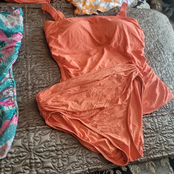 19pc swimsuit lot with covers. Bettie Page, LA Blanca, Carmen Marc Valvo, unique - Picture 2 of 16